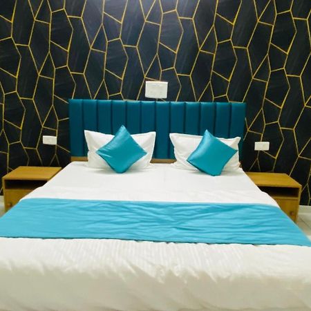 Hotel Balaji Villa วาโดดารา ภายนอก รูปภาพ