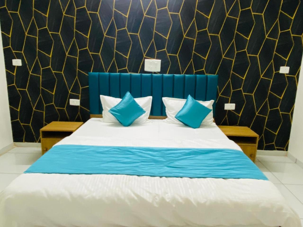 Hotel Balaji Villa วาโดดารา ภายนอก รูปภาพ