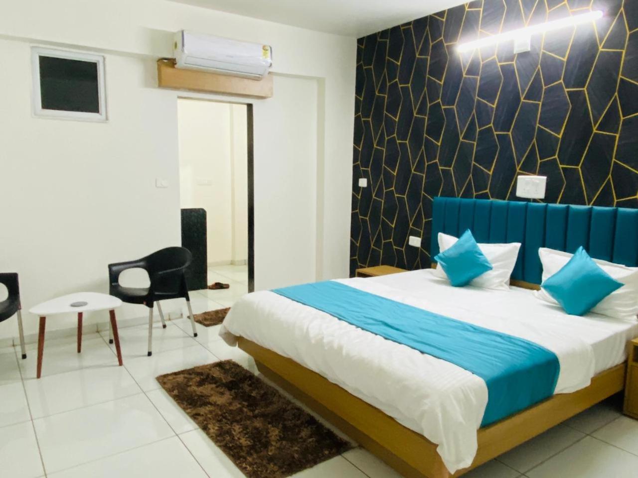 Hotel Balaji Villa วาโดดารา ภายนอก รูปภาพ