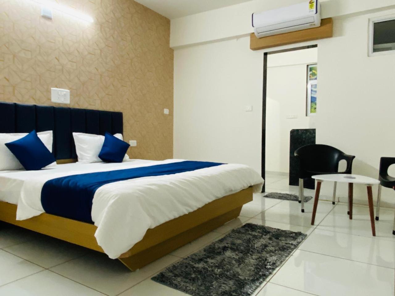 Hotel Balaji Villa วาโดดารา ภายนอก รูปภาพ